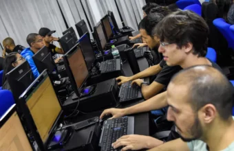 Alunos participam de cursos técnicos gratuitos Senac no Espírito Santo