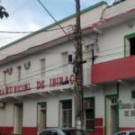 Fachada da sede administrativa da Prefeitura de Ibiraçu, no ES, onde foram lotados os aprovados no processo seletivo Ibiraçu ES 2026.