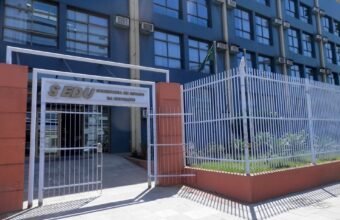 Fachada da sede da SEDU em Vitória, local onde foi definido o novo piso salarial professores ES.