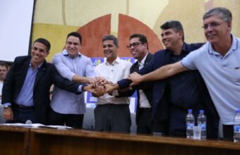 Políticos da Federação União Progressista anunciam apoio a Ricardo Ferraço em evento realizado em Vitória para as eleições de 2026 no Espírito Santo.